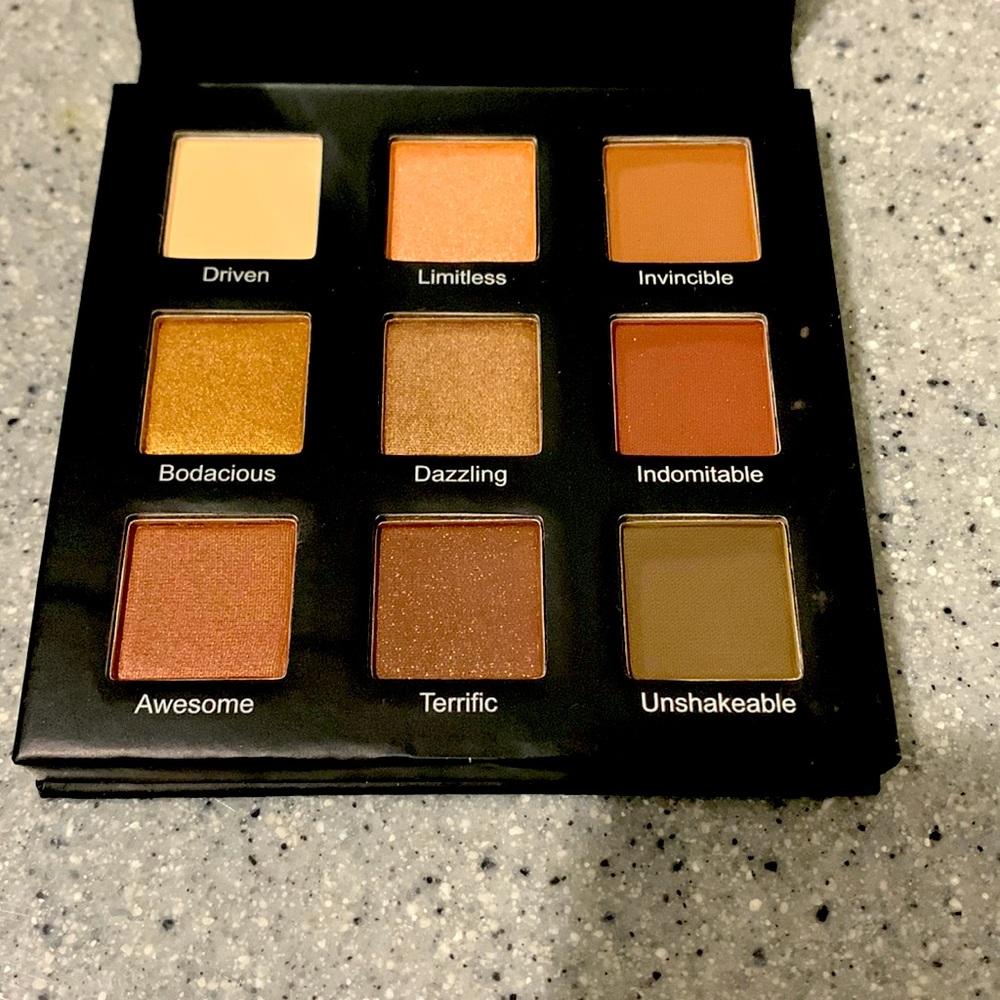 Realher Shadow Palette